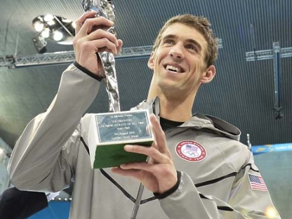 Michael Phelps farewell with Julio Maglione Fina President