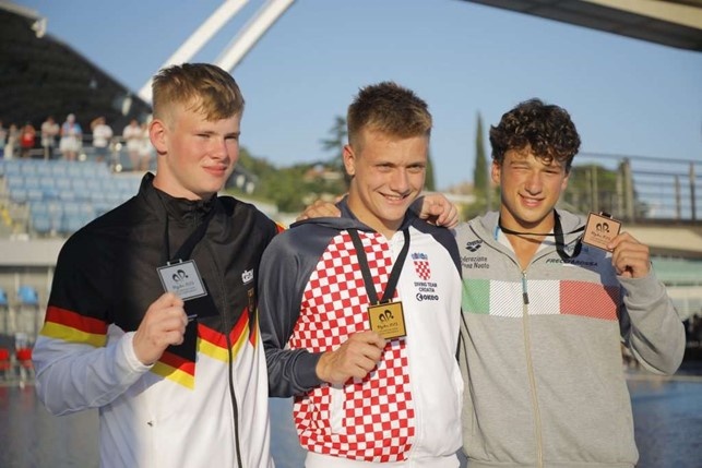 podio trampolino 1mt maschile podio trampolino 1mt maschile