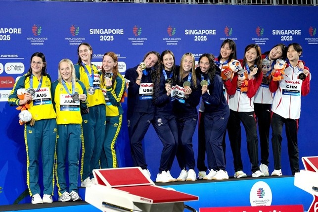 podio staffetta 4x100 mista femminile podio staffetta 4x100 mista femminile