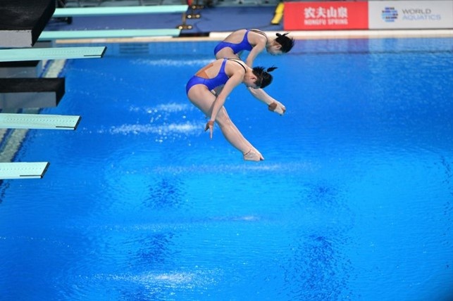 Yani Chang e Yiwen Chen Yani Chang e Yiwen Chen