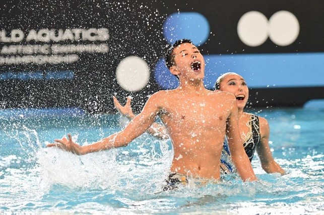 Shuncheng Yang e Heyue Ji Shuncheng Yang e Heyue Ji