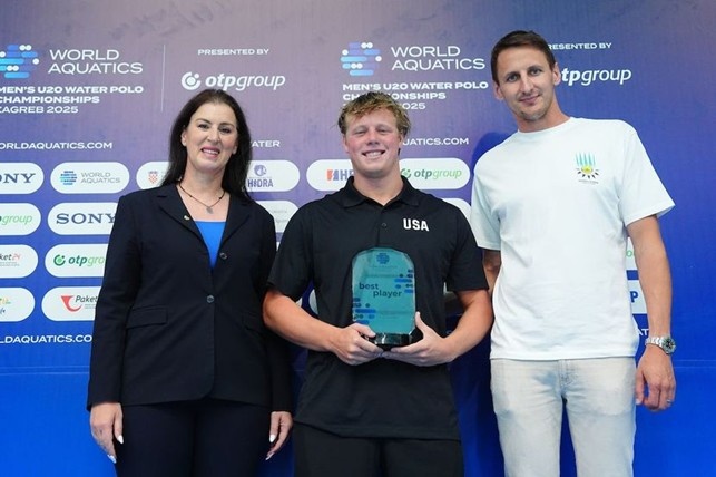 Stavroula Kozompoli, Ryder Dodd e Sandro Sukno