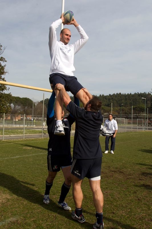 Stefano Tempesti sollevato