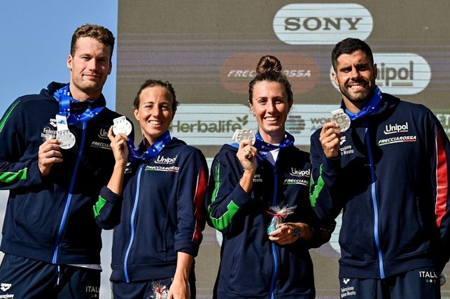 staffetta 4x1500 mixed - italia