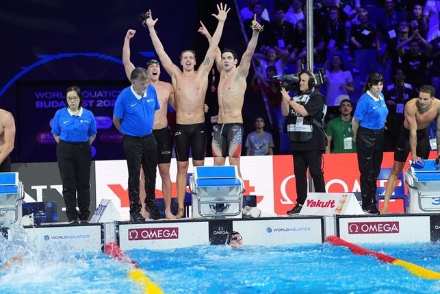 staffetta americana all'arrivo staffetta americana all'arrivo