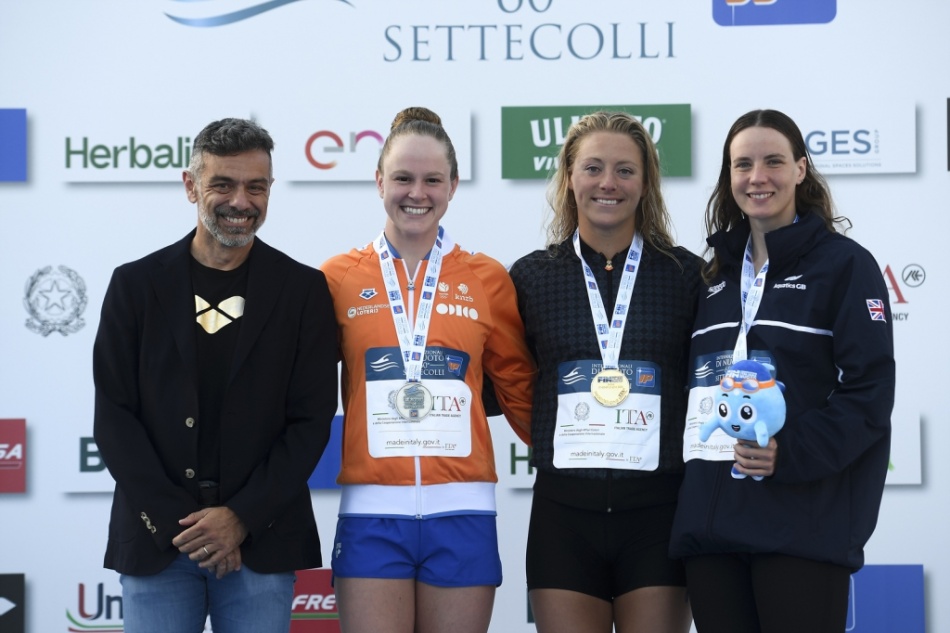 podio 100 dorso femminile podio 100 dorso femminile