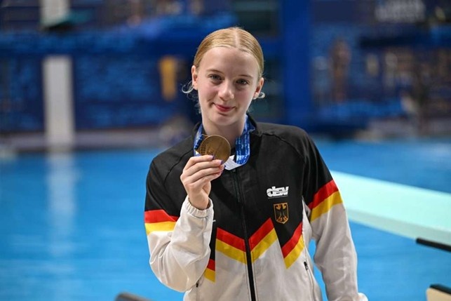 jella kiphut jella kiphut