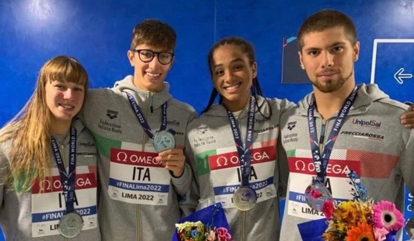 4x100 mista mixed azzurra 4x100 mista mixed azzurra