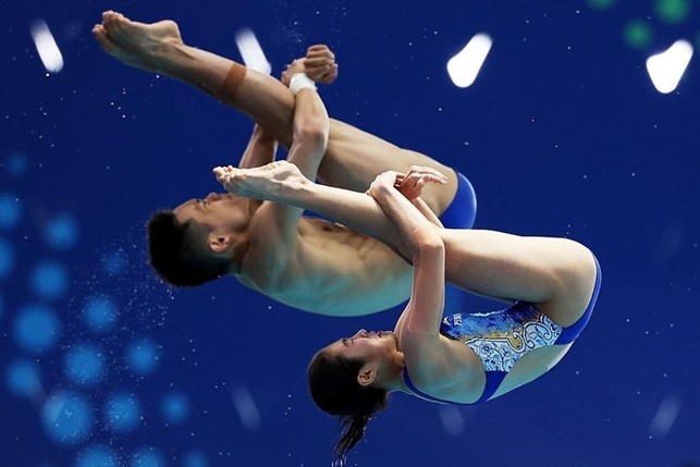 Yongxin Zhu e Peling Xie