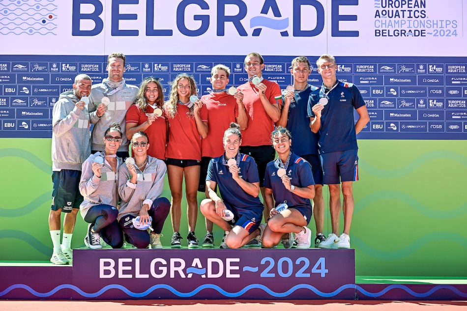 podio staffetta 4x1.5 km mixed