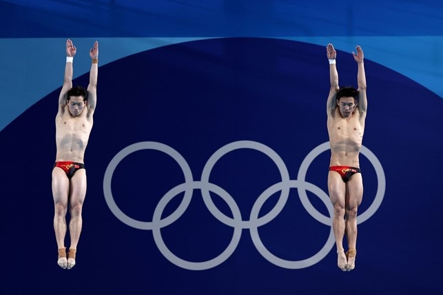 Daoyi Long e Zongyuan Wang Daoyi Long e Zongyuan Wang