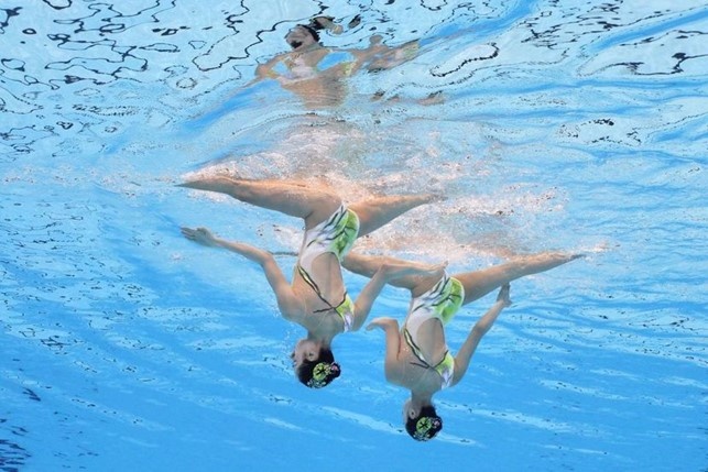 Liuyi Wang e Qianyi Wang Liuyi Wang e Qianyi Wang