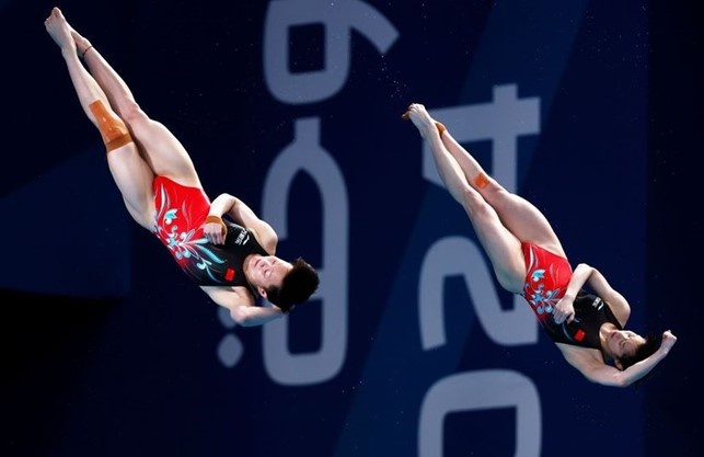 Yeni Chang e Yani Chen Yeni Chang e Yani Chen