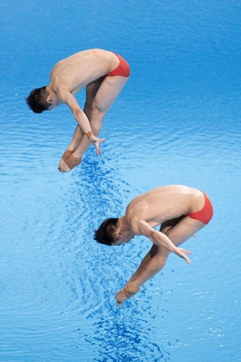 Daoyi Long e Zongyuan Wang Daoyi Long e Zongyuan Wang