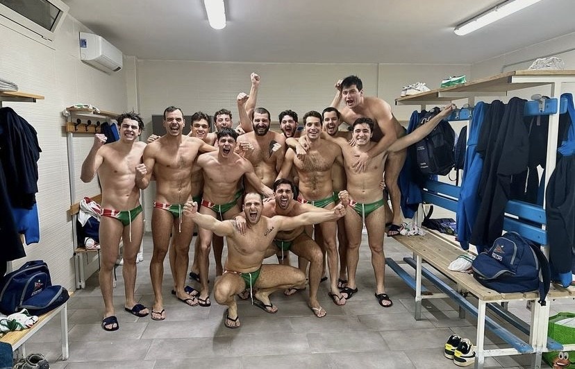 CN Posillipo festeggia la salvezza