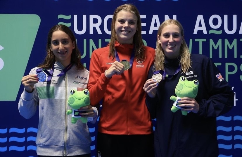 podio 100 farfalla femminile